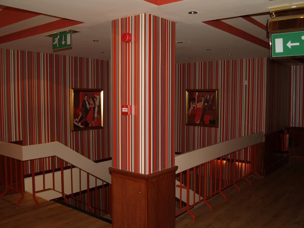 Antonine Hotel Falkirk Exterior photo